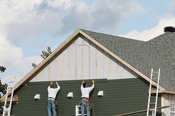 Professional Siding Installation technician working in New Washington, OH